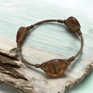 Anchor charm brass wire bracelet